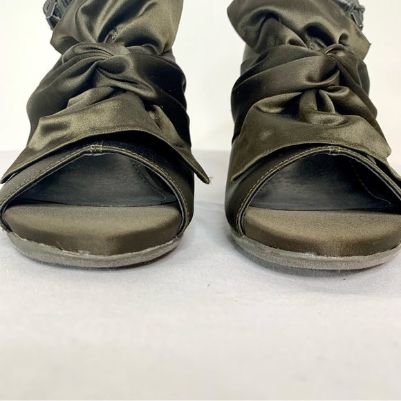 Kenneth Cole Reaction Reach Beyond Satin Bow Block Heels Fern Holiday Party Sz 6 - Picture 6 of 16